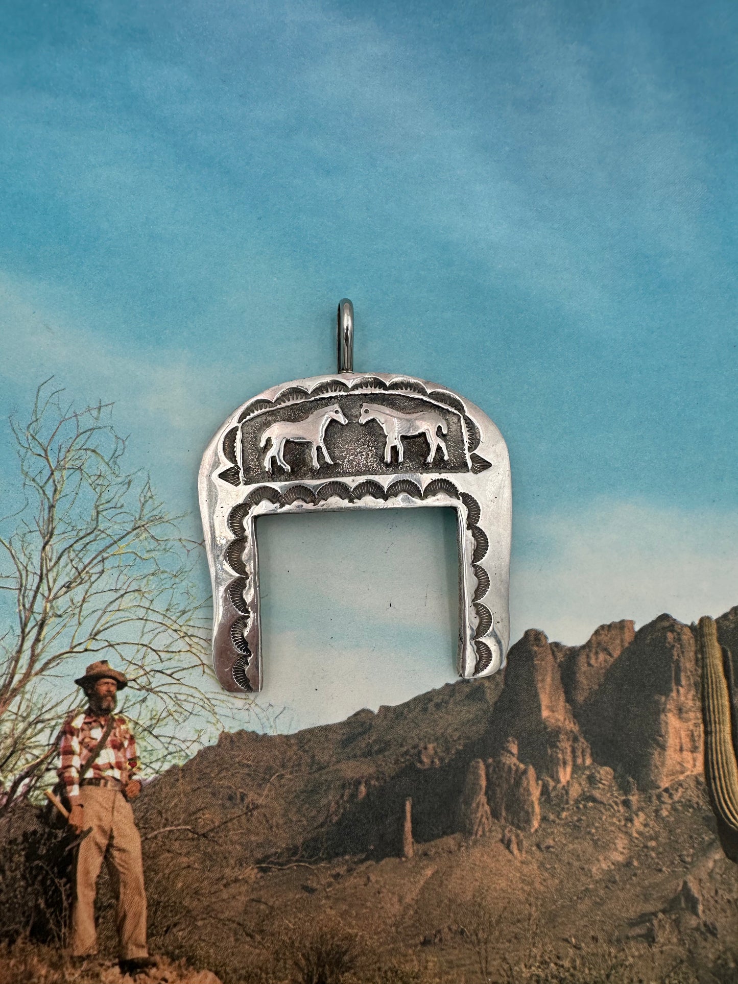 Country Never Leaves Pendant